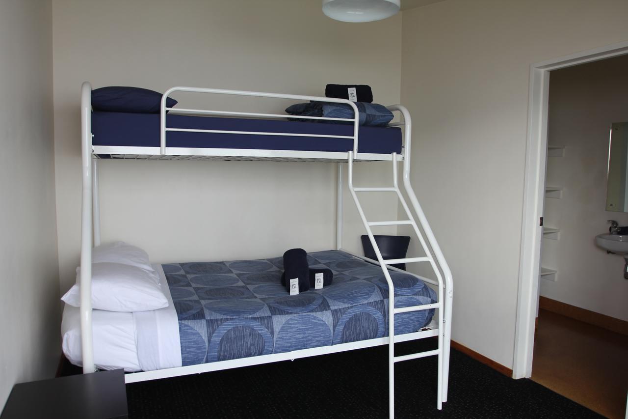 On Top Backpackers Dunedin Exterior photo