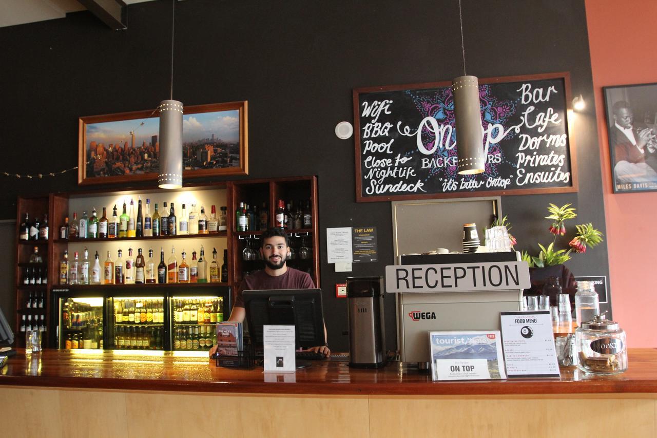 On Top Backpackers Dunedin Exterior photo