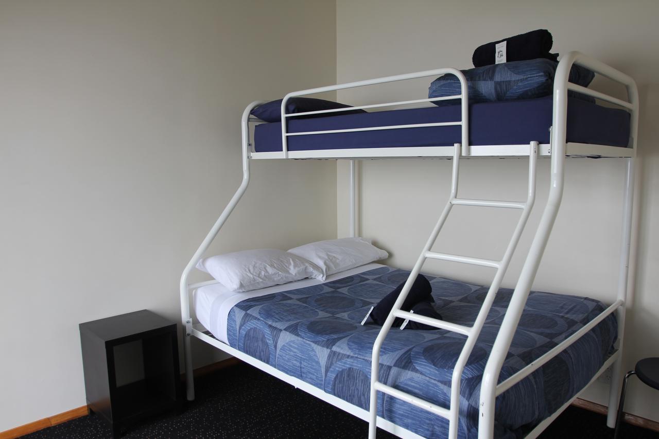 On Top Backpackers Dunedin Exterior photo